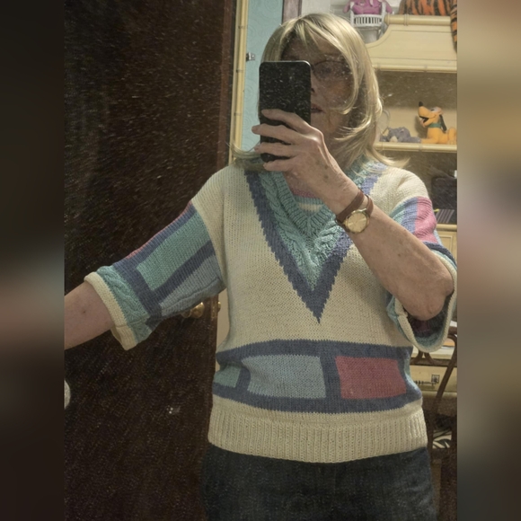 Vintage V-Neck 3/4 Sleeve Sweater - Picture 5 of 5